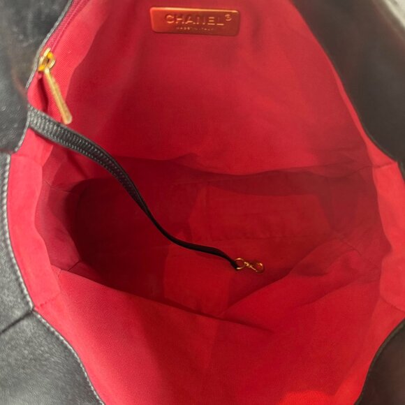 Chanel 19 shopping bag black quilted lambskin leather tote - Picture 10 of 16